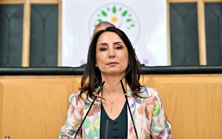 هاوسەرۆکی دەم پارتی: لە تورکیا ئاشتی بەدیبێنین دەیگوازینەوە بۆ رۆژئاڤاش